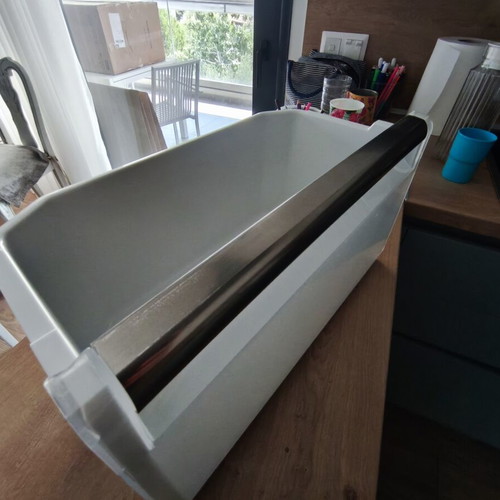 Siemens fridge freezer shelves and drawers used