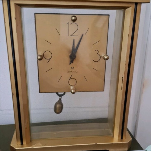 Vintage quartz table clock with pendulum used