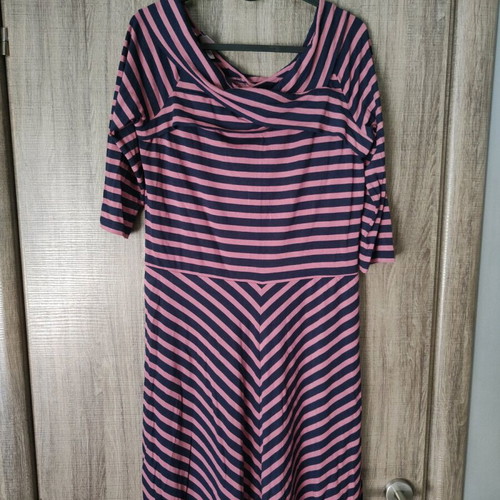Striped dress size medium 40 like new