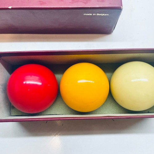 Super Aramith Tournament billiard balls