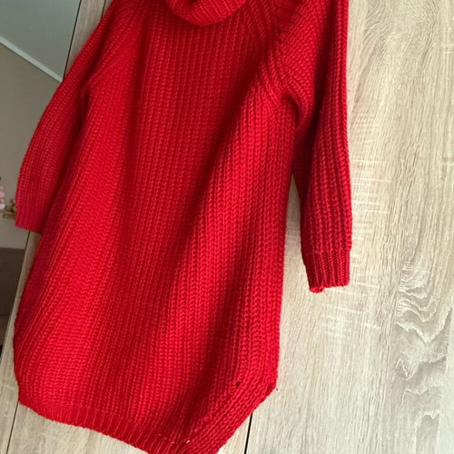 Knitted dress like new, very warm, red