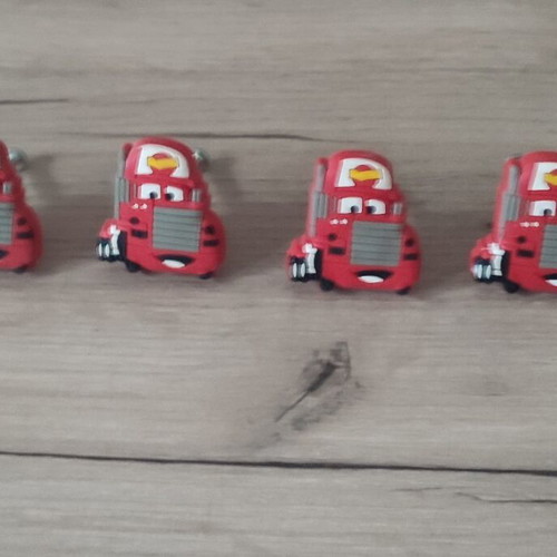 Children's drawer knobs like new