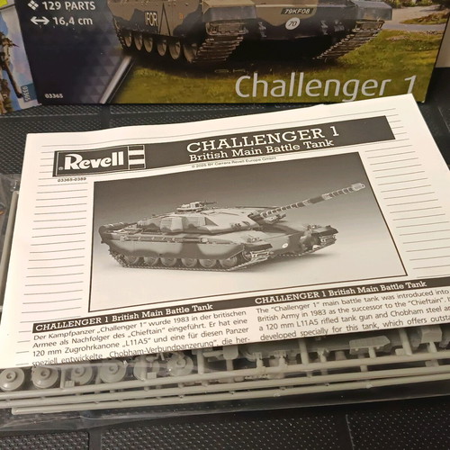 Challenger 1 1:72 tank model kit new by Revell