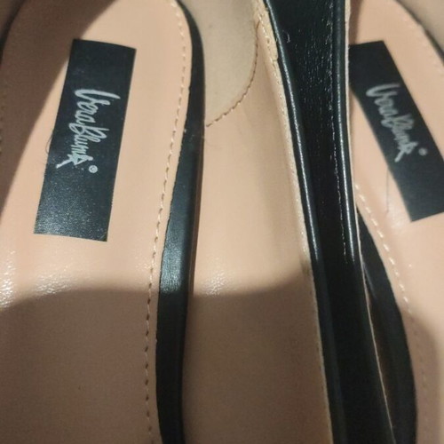 Vera Blunk black pumps like new, size 38 with rhinestone detail