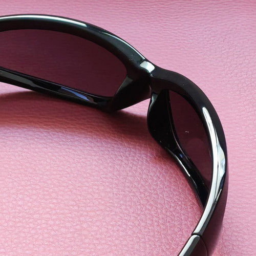 Balenciaga Skin Cat-Eye Sunglasses shiny black, like new