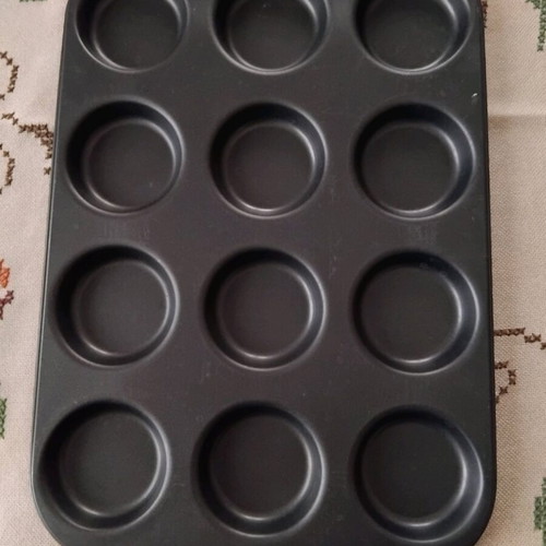 Pastry baking tray like new, 12 cups, 26×38 cm