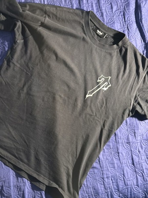 Trapstar T shirt used, size large, black