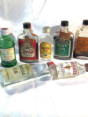 Gin miniature bottles used, set of 9 from around the world