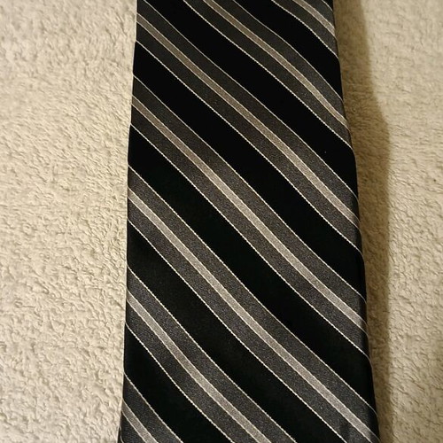 Stafford men's tie black with gray stripes 100% silk new
