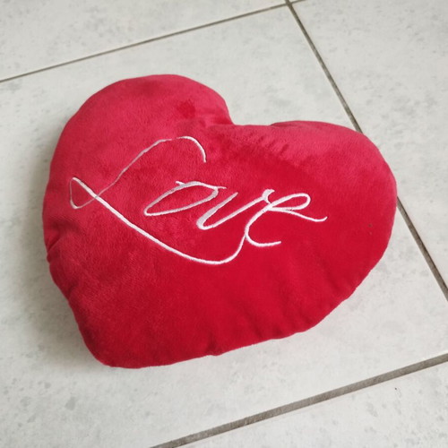 Love plush heart 28cm red like new