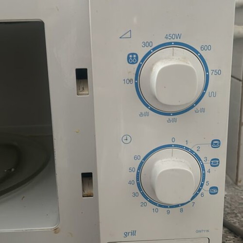 Microwave oven used, Samsung, fully functional
