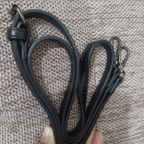 Handbag used, black faux leather, with replacement sling