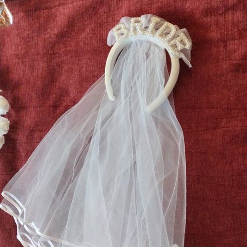Bride set with crown, balloons, headband and veil new