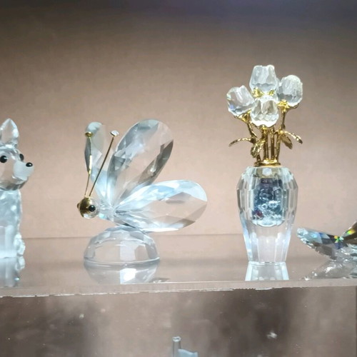 Swarovski collection authentic, like new with stamp