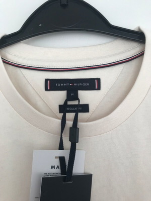 Tommy Hilfiger T-Shirt new, regular fit, beige, size M
