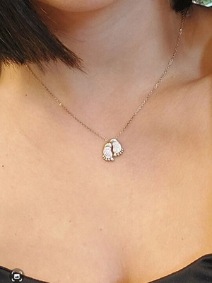 Silver 925 Baby Feet Necklace like new, gold color