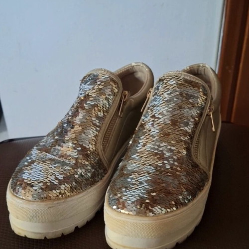 Exe women's shoes with gold details, size 38