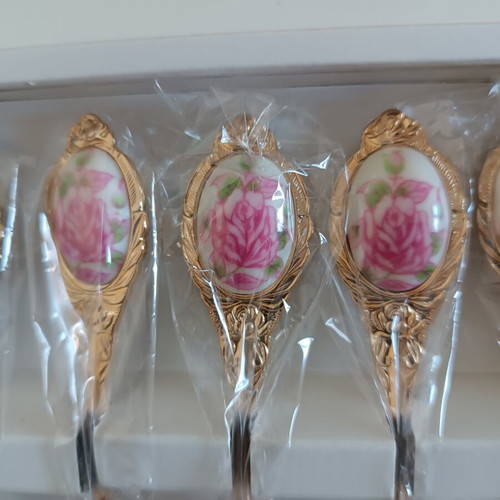 Gold-plated spoons new, set of 6
