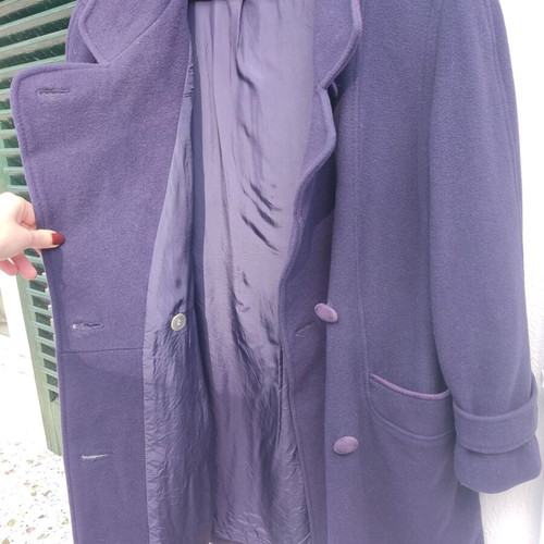Vintage wool purple coat used, size 40 with velvet details