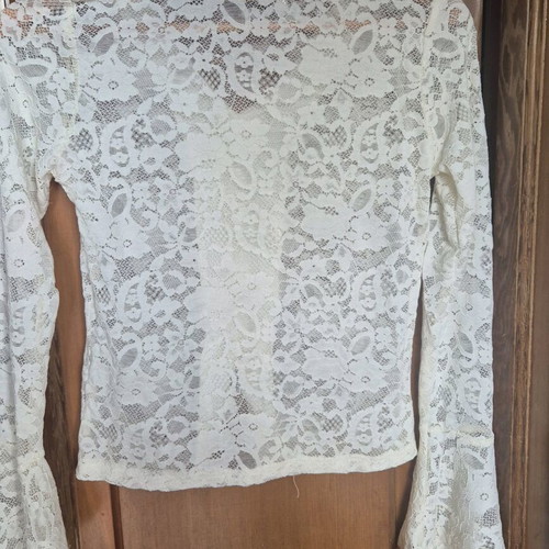 Lace blouse ecru like new, size S