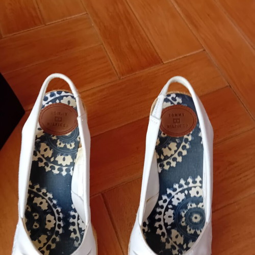 Tommy Hilfiger women's platform shoes size 39 white like new