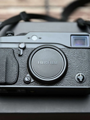 Fujifilm X-Pro1 μεταχειρισμένη με φακούς Viltrox 85mm, Samyang 8mm και MCEX-11