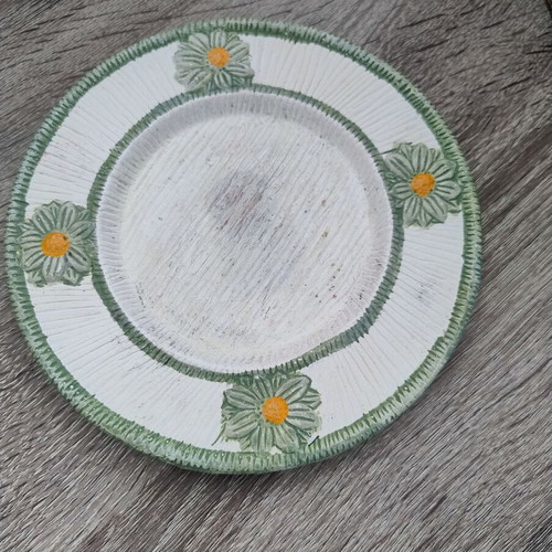 Ceramic decorative plate used, diameter 16 cm