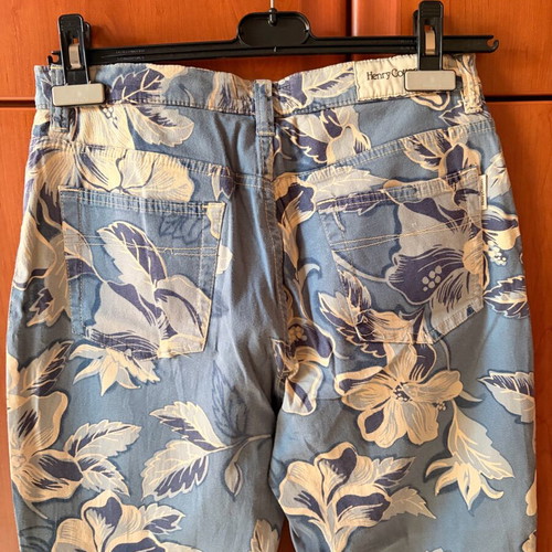Henry Cotton’s floral capri pants size M like new, blue