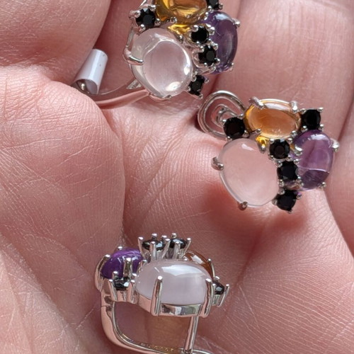 Silver jewelry set with natural gemstones