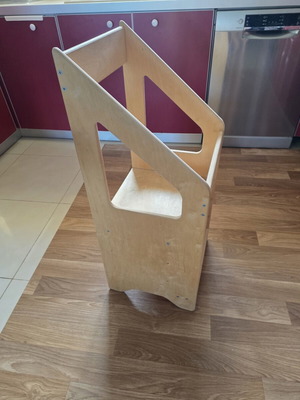 Learning Tower with 3 Adjustable Heights like new