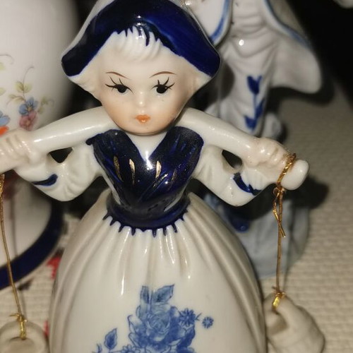 Vintage porcelain decorative set with lidded vase and 2 figurines, 3 pieces