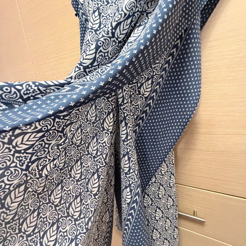 Kaftan Fullah Sugah Large like new, white and navy blue with boho prints