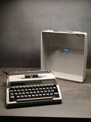 Silver Reed 200