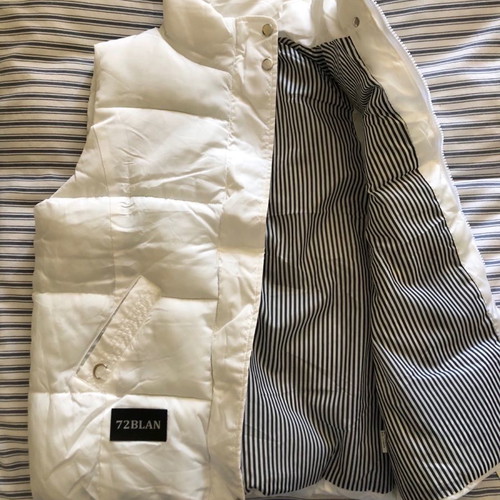 Puffer sleeveless jacket new, size Medium, white