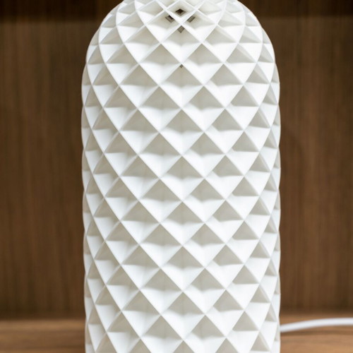 Table lamp 3D printed with geometric pattern new