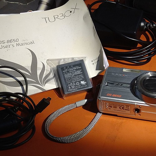 Camera in excellent working condition with zoom and HD video