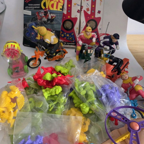 Monster in My Pocket figures like new, pack of 100 with sealed bags