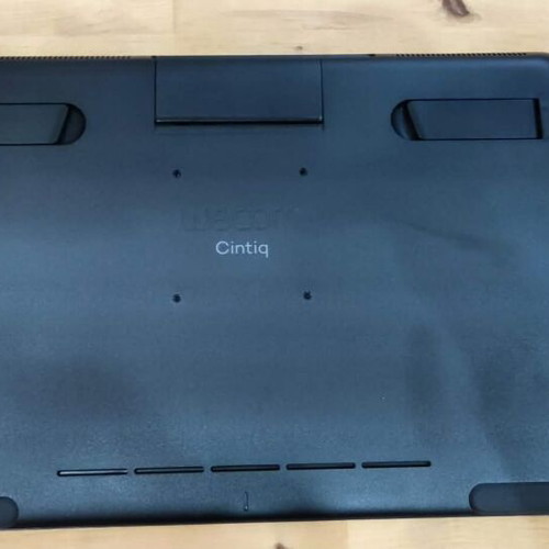 Wacom Cintiq 16 tablet like new with IPS screen and Pro Pen 2