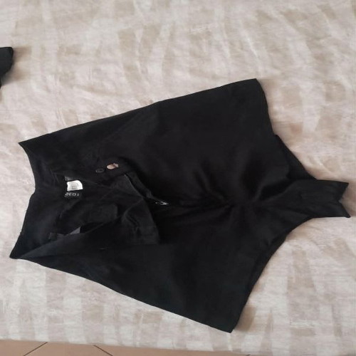 Black H&M shorts No32 new, 100% viscose with pockets