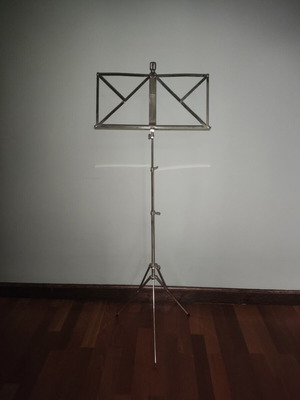 Wittner folding music stand 134 cm like new