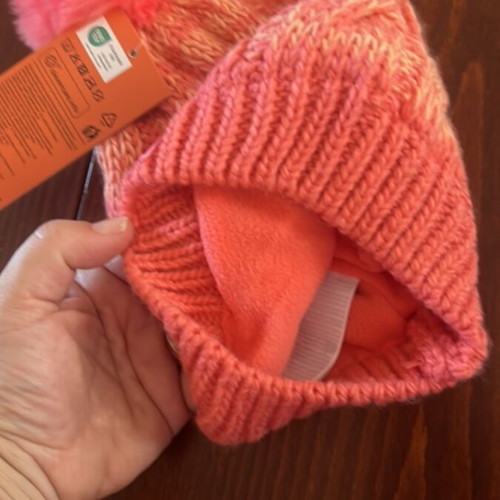 Kids knit hat size S new, red and pink, ages 8-15