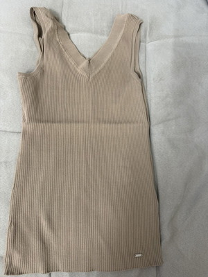 Guess ribbed sleeveless top beige Small like new