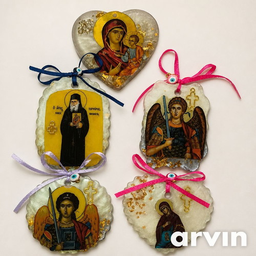 Amulets made of liquid glass handmade, new