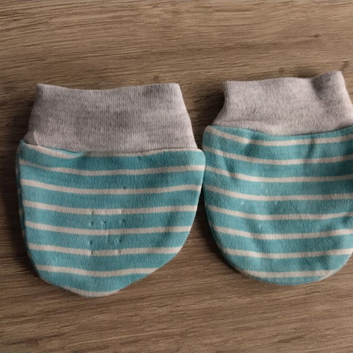Baby gloves like new