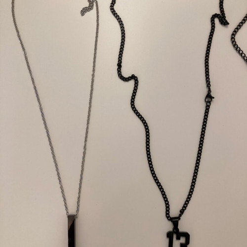 Set of 3 men's necklaces like new