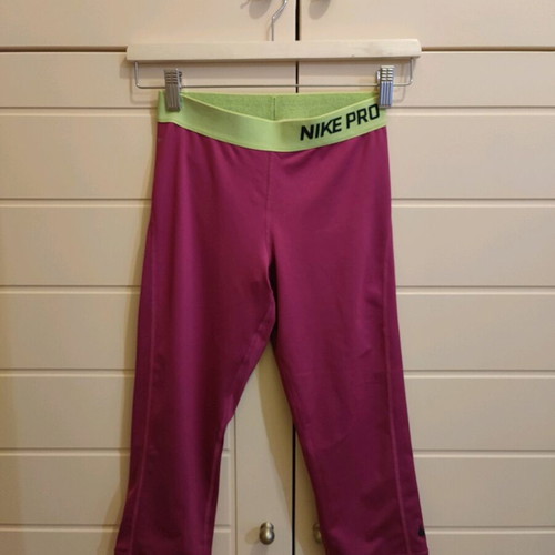 Nike 3/4 sports leggings like new, dri-fit, purple and yellow