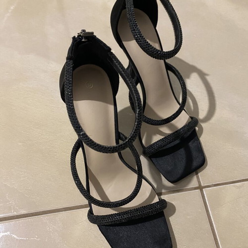 Black sandals with rhinestones size 37 like new