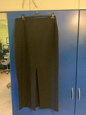 Maxi skirt black wool like new, size 48 French