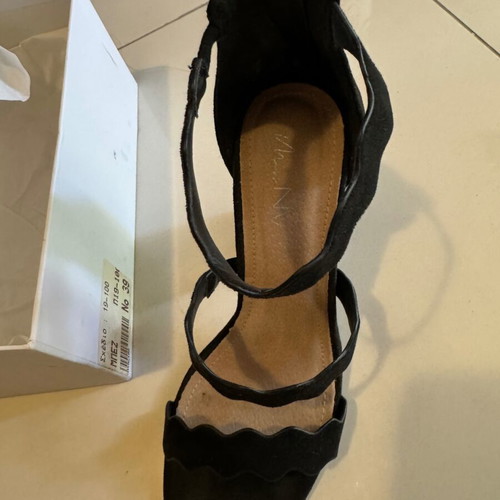 Sante sandals used, black size 39 with thick heel