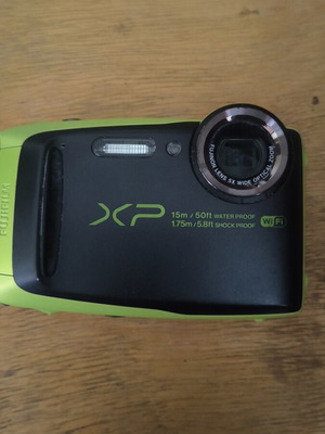 Fujifilm XP90 waterproof camera with 32GB card